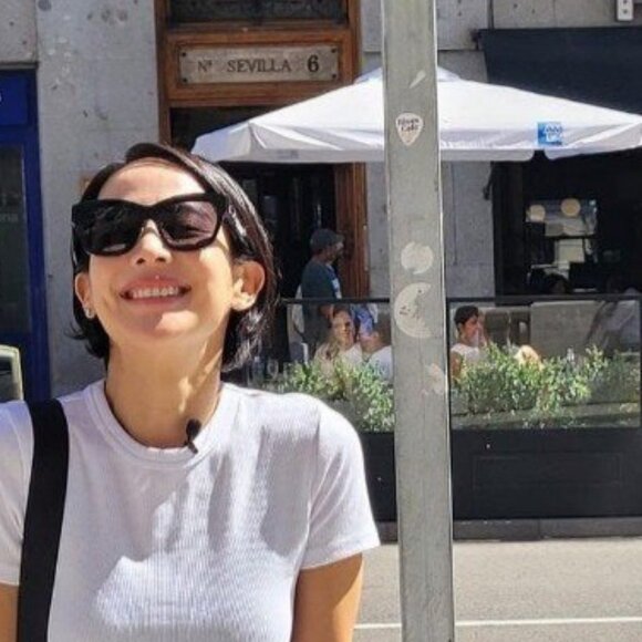 Celine CL40253F 25F TRIOMPHE Sunglasses Cream Square Frame, Brown Lenses - Picture 2 of 11